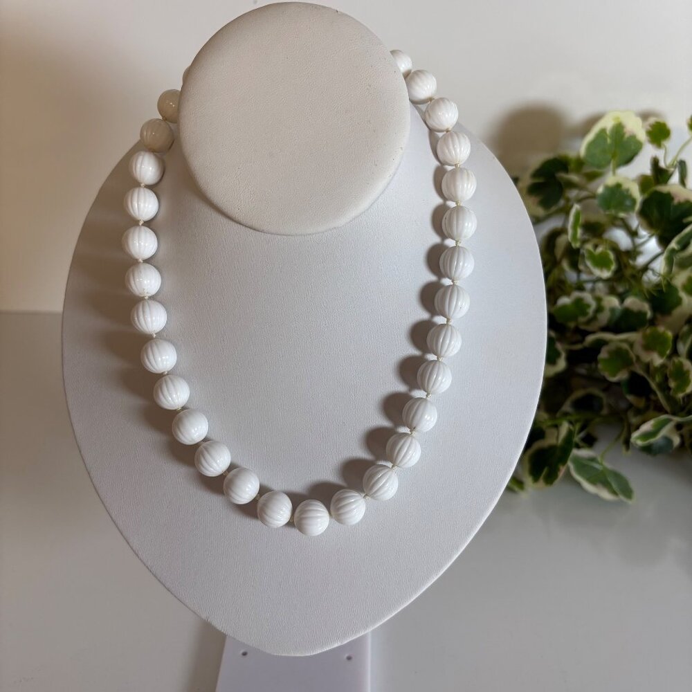 Vintage Trifari White Beaded Necklace 17 inch Ribbed Lucite 1950s Jewelry